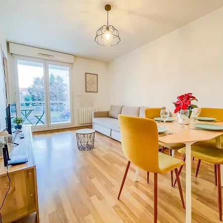 Apartment Lumineux A 2 Mins A Pied De La Gare