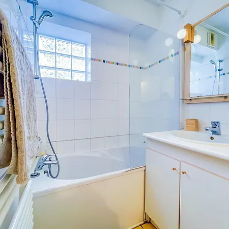 Lumineux A 2 Mins A Pied De La Gare