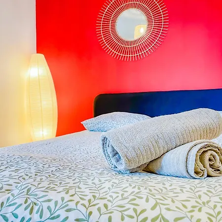 Lumineux A 2 Mins A Pied De La Gare