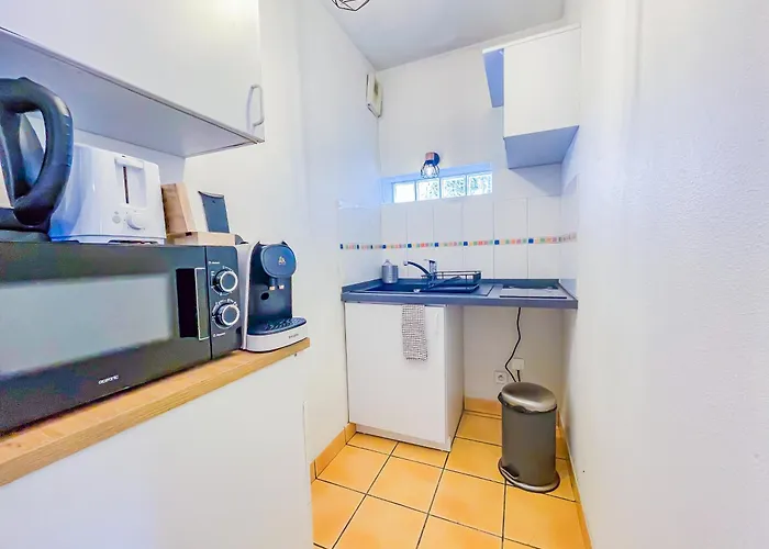 Lumineux A 2 Mins A Pied De La Gare