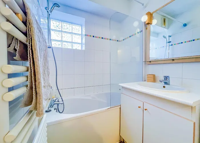 Lumineux A 2 Mins A Pied De La Gare