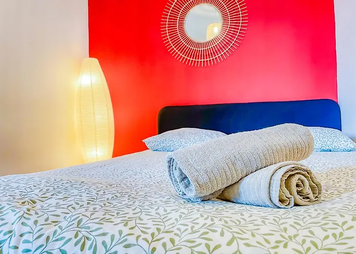 Lumineux A 2 Mins A Pied De La Gare